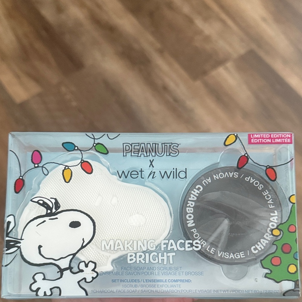 Wet n Wild Peanuts Face Soap and Charcoal Scrub Set